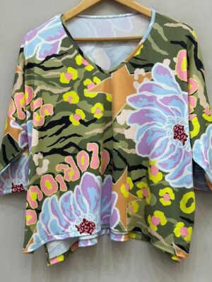 REMERA SUBLIMADA MANGA 3/4 ESCOTE V.  "FLOR LILA"